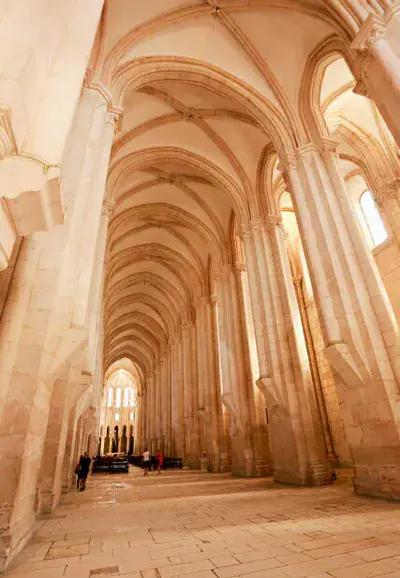UNESCO DÜNYA MİRASI PORTEKİZ ALCOBAÇA SARAYI 3 ALCOBACA ic 5