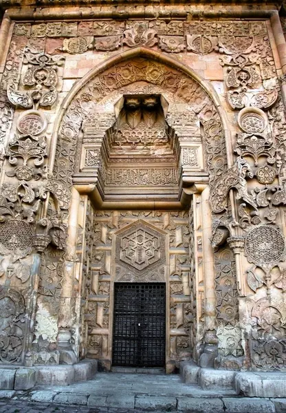 UNESCO DÜNYA MİRASI KAVRAMI NASIL DOĞDU? 3 Divriği Ulu Camii Ve Darüşşifası