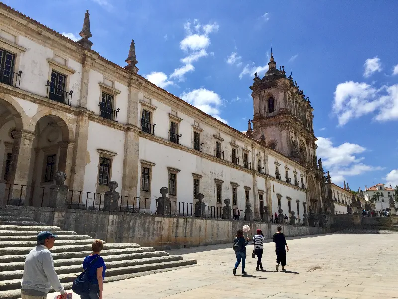 UNESCO DÜNYA MİRASI PORTEKİZ ALCOBAÇA SARAYI 8 Alcobaça Manastır Kompleksi, Portekiz`in gotik stili, Roman Katolik ortaçağ manastırı