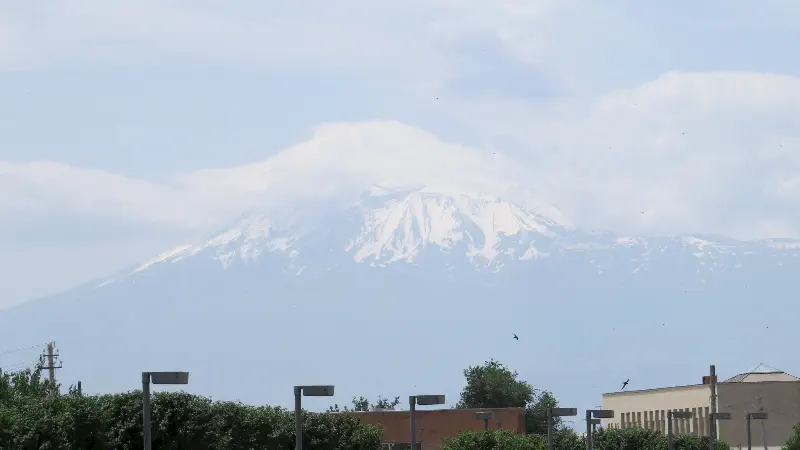 Ararat adını verdikleri Ağrı dağımızın, Ermenistan topraklarından muhteşem görünüşü