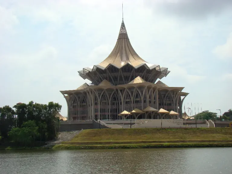 Borneo, Beyaz Raca James Brooke'un sarayı Astana