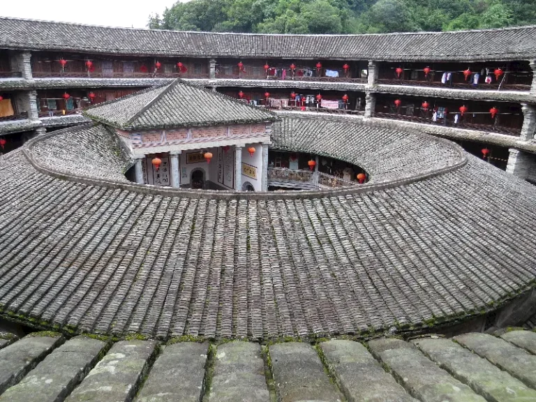Fujian, Dairesel planlı bir kale köy