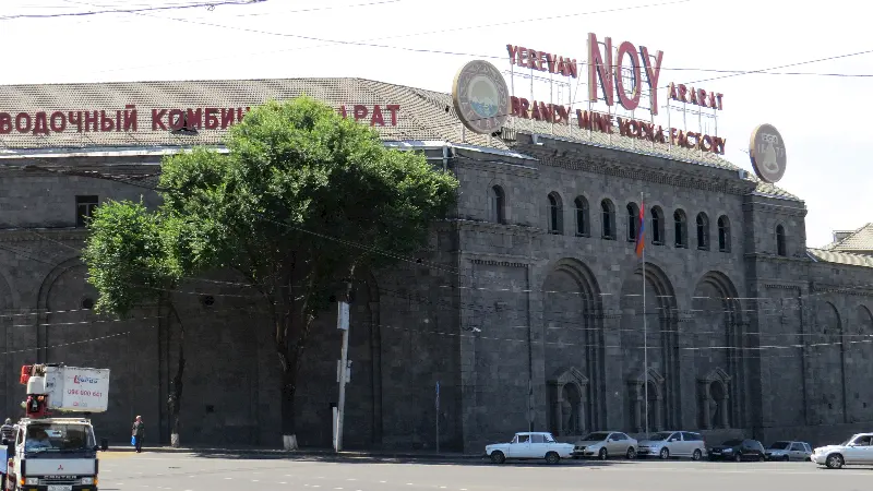 Erivanda Brandy, şarap ve votka üreten Ararat adlı firma