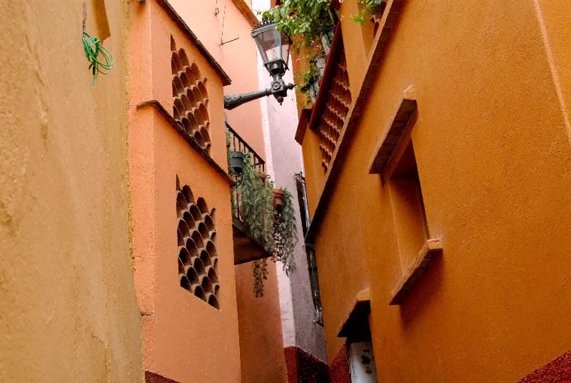 Guanajuatoda Callejon Del Beso yani öpücük sokağı