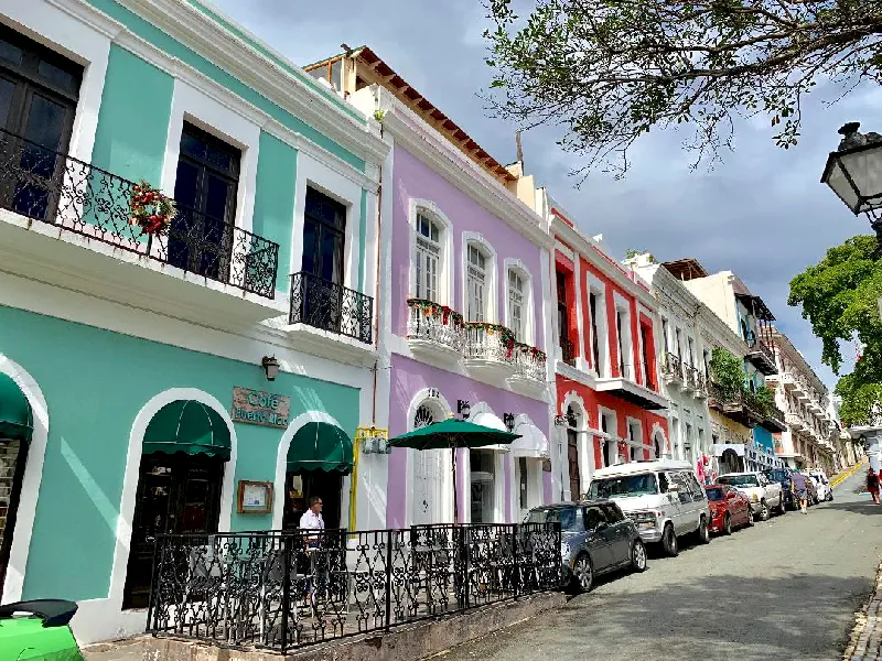 San Juan`ın restore edilmiş sokakları ziyaretçilerine eski zamanlarını yaşatıyor