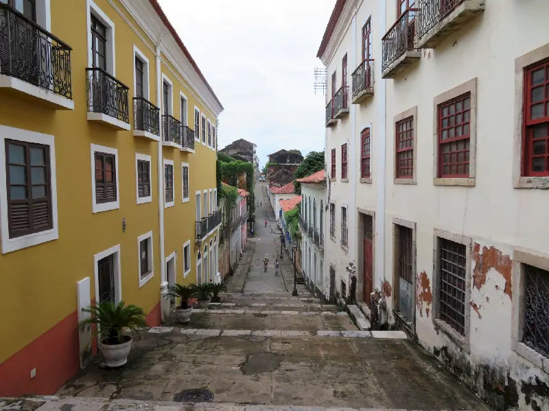 Sao Luis`in 17. yy dan kalma sokakları