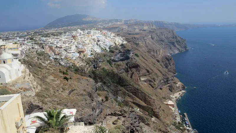 N.EGE-DMİ-Ünlü tatil adası Santorini