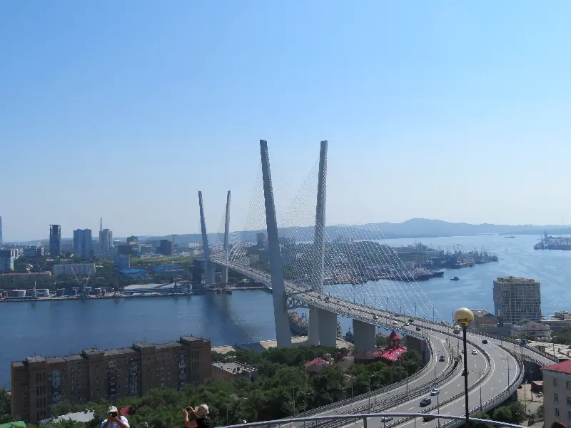 N.EGE-DMİ-Vladivostok`un Bophforusunda Barkhatnaya Köprüsü