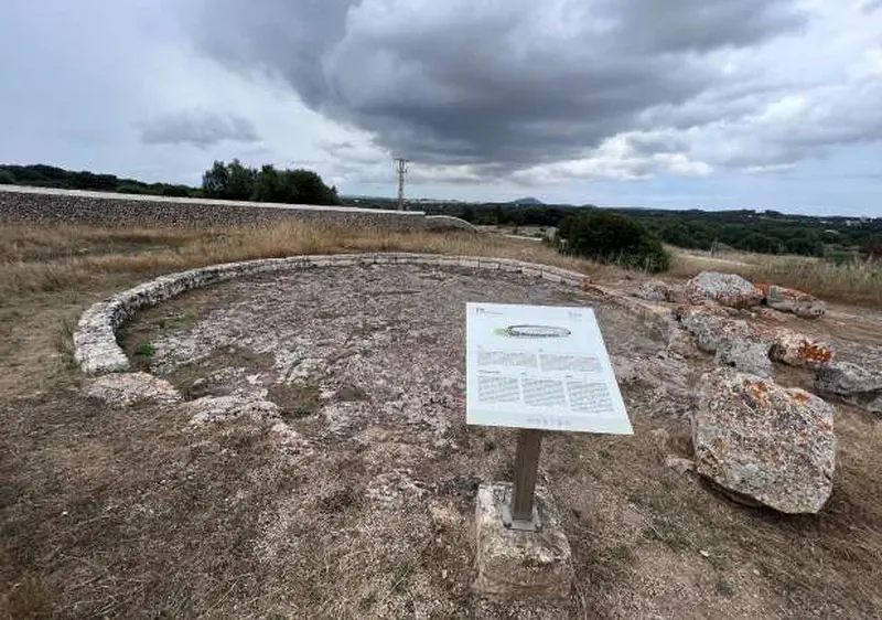 AKDENİZ’İN KÜÇÜK ADASI MENORCA 13 Menorca antik site 5