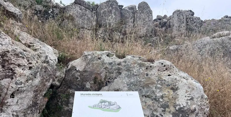 AKDENİZ’İN KÜÇÜK ADASI MENORCA 14 Menorca antik site 7